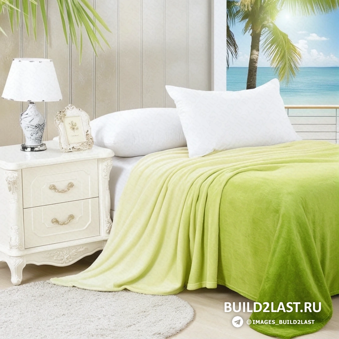 Скандинавская спальня с декоративными подушками и римскими шторами